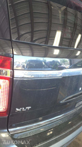 2015 Ford Explorer XLT – miniatura 31