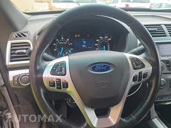 2015 Ford Explorer XLT – miniatura 10