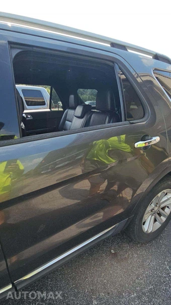 2015 Ford Explorer XLT – miniatura 28