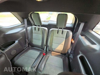 2015 Ford Explorer XLT – miniatura 11