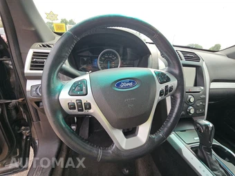 2015 Ford Explorer XLT - miniatura 10