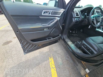 2015 Ford Explorer XLT - miniatura 9