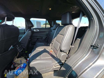 2015 Ford Explorer XLT – miniatura 13