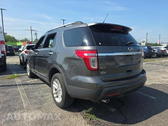 2015 Ford Explorer XLT – miniatura 2