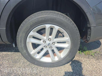 2015 Ford Explorer XLT – miniatura 29