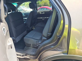 2015 Ford Explorer XLT – miniatura 13