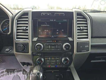 2015 Ford F-150 Lariat Crew Cab Medium Bed - miniatura 11