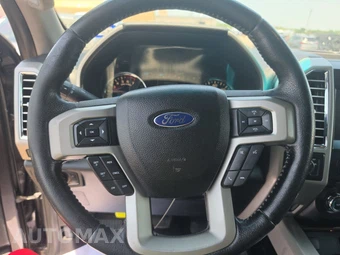 2015 Ford F-150 Lariat Crew Cab Short Bed - miniatura 10