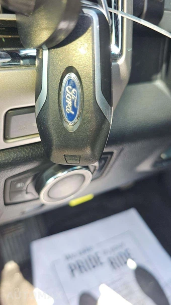 2015 Ford F-150 Lariat Crew Cab Short Bed - miniatura 21