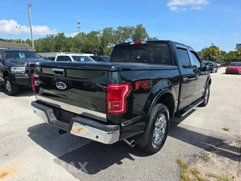 2015 Ford F-150 Lariat Crew Cab Short Bed - miniatura 3