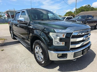 2015 Ford F-150 Lariat Crew Cab Short Bed - miniatura 4