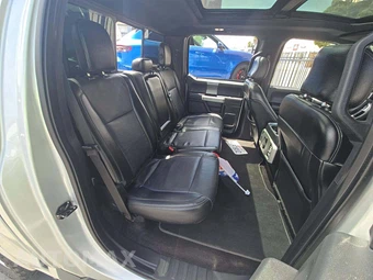 2015 Ford F-150 Lariat Crew Cab Short Bed - miniatura 16