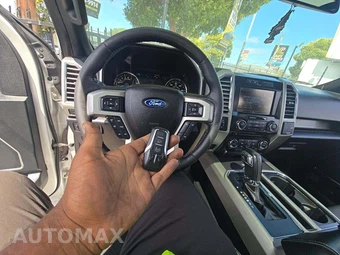 2015 Ford F-150 Lariat Crew Cab Short Bed - miniatura 8