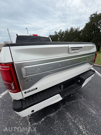 2015 Ford F-150 Platinum Crew Cab Short Bed - miniatura 11
