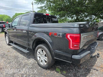 2015 Ford F-150 Platinum Crew Cab Short Bed – miniatura 2
