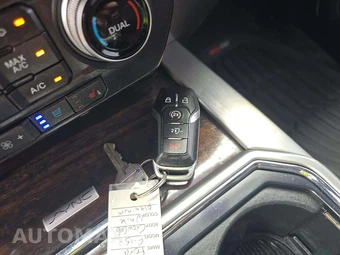 2015 Ford F-150 Platinum Crew Cab Short Bed - miniatura 8