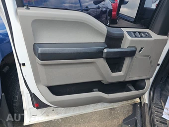 2015 Ford F-150 XL Extended Cab Medium Bed w/Rear Doors - miniatura 9