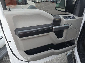 2015 Ford F-150 XLT Crew Cab Medium Bed – miniatura 9