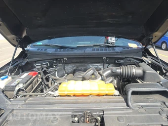 2015 Ford F-150 XLT Crew Cab Medium Bed – miniatura 15