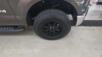 2015 Ford F-150 XLT Crew Cab Medium Bed - miniatura 28