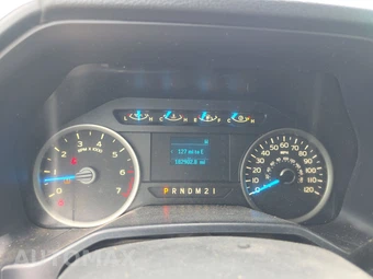 2015 Ford F-150 XLT Crew Cab Medium Bed – miniatura 12