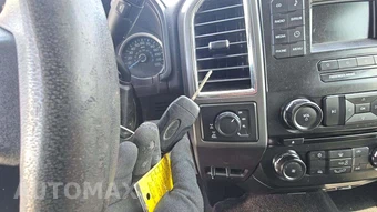 2015 Ford F-150 XLT Crew Cab Medium Bed – miniatura 18