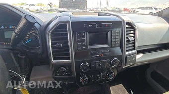 2015 Ford F-150 XLT Crew Cab Medium Bed – miniatura 22