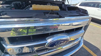 2015 Ford F-150 XLT Crew Cab Medium Bed – miniatura 25
