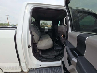 2015 Ford F-150 XLT Crew Cab Medium Bed - miniatura 13