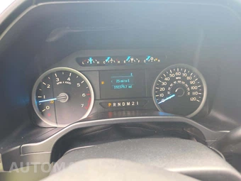2015 Ford F-150 XLT Crew Cab Medium Bed - miniatura 9