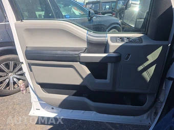 2015 Ford F-150 XLT Crew Cab Medium Bed - miniatura 9