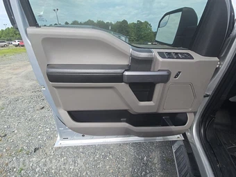 2015 Ford F-150 XLT Crew Cab Short Bed - miniatura 9