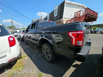 2015 Ford F-150 XLT Crew Cab Short Bed - miniatura 2