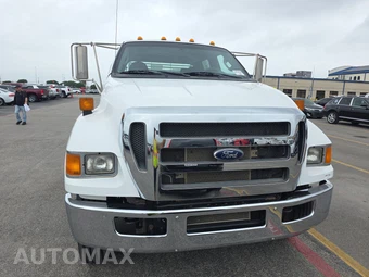 2015 Ford F-750 - miniatura 2