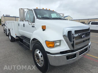 2015 Ford F-750 - miniatura 3