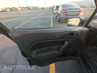 2015 Ford Fiesta S Hatchback – miniatura 9
