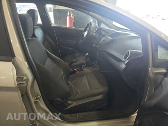 2015 Ford Fiesta S Sedan – miniatura 8