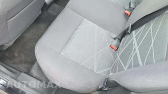 2015 Ford Fiesta S Sedan – miniatura 32