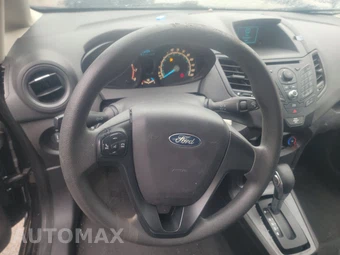2015 Ford Fiesta S Sedan – miniatura 10
