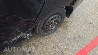 2015 Ford Fiesta S Sedan – miniatura 29