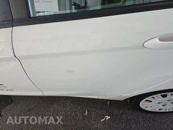 2015 Ford Fiesta S Sedan – miniatura 19