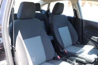 2015 Ford Fiesta S Sedan - miniatura 13