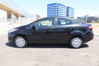 2015 Ford Fiesta S Sedan - miniatura 3