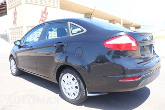 2015 Ford Fiesta S Sedan - miniatura 4