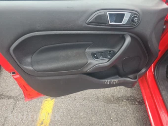 2015 Ford Fiesta SE Hatchback – miniatura 9