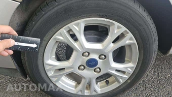 2015 Ford Fiesta SE Sedan – miniatura 31