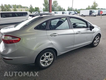 2015 Ford Fiesta SE Sedan – miniatura 4