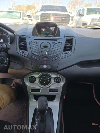 2015 Ford Fiesta SE Sedan - miniatura 10