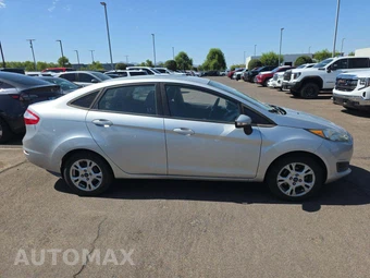 2015 Ford Fiesta SE Sedan - miniatura 4