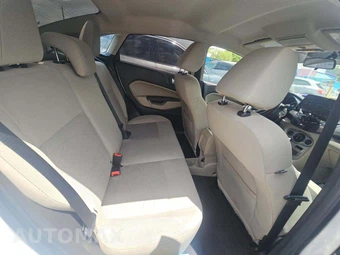 2015 Ford Fiesta SE Sedan – miniatura 16